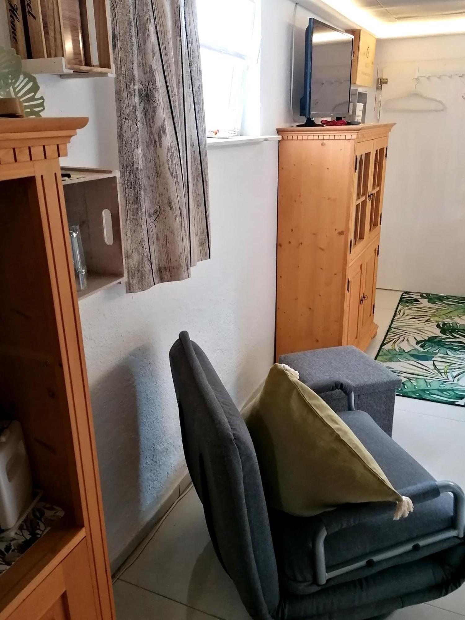 Kleines Studio Im Eichenwaeldchen, 1 Zimmer Kueche Bad Friedrichsgrun Bagian luar foto